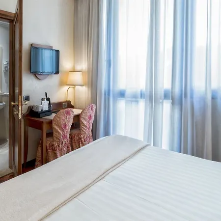 Pitti Palace Al Ponte Vecchio Hotel Florencja