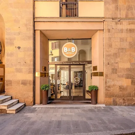 Pitti Palace Al Ponte Vecchio Florens